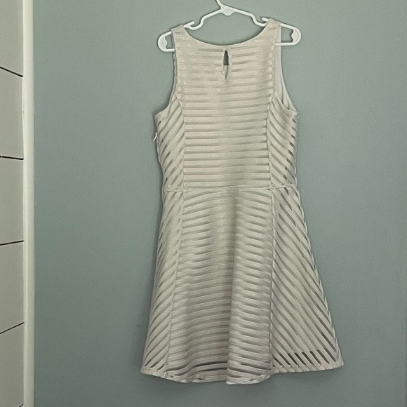 Tommy Hilfiger Girls' Sheer Directional Stripe Dress Sz M - Picture 7 of 10